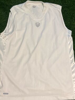Nike White Sleeveless Athletic Jersey with Center Logo XL